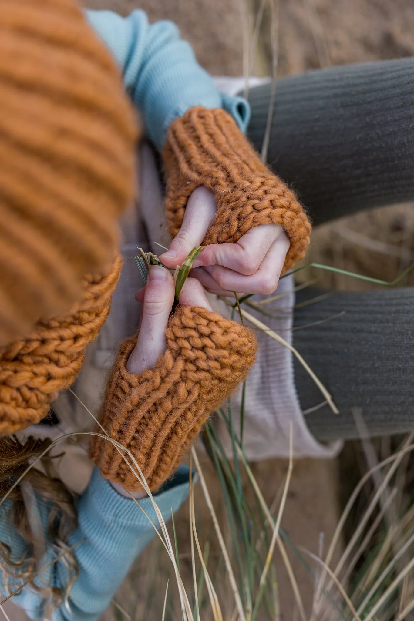 Acorn Journey Fingerless Mittens - Caramel