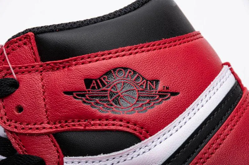 AIR JORDAN 1 HIGH OG " CHICAGO "