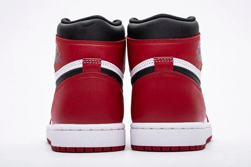 AIR JORDAN 1 HIGH OG " CHICAGO "