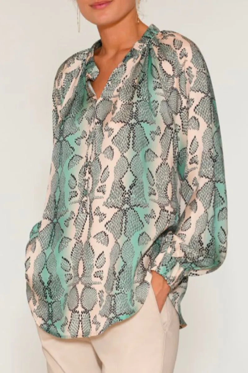 Annsofie, A-shape shirt | Menthe w. Bisque Leo Print | Skjorte   fra Gustav