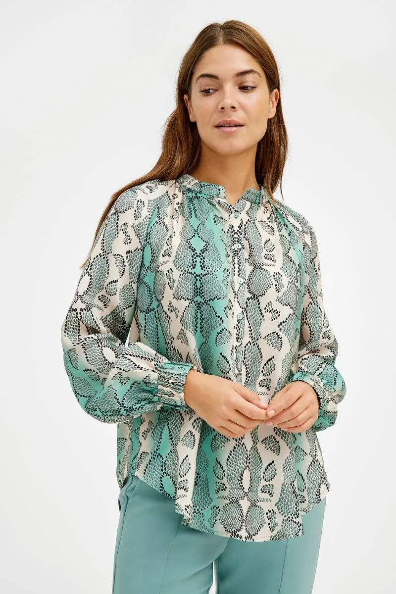 Annsofie, A-shape shirt | Menthe w. Bisque Leo Print | Skjorte   fra Gustav