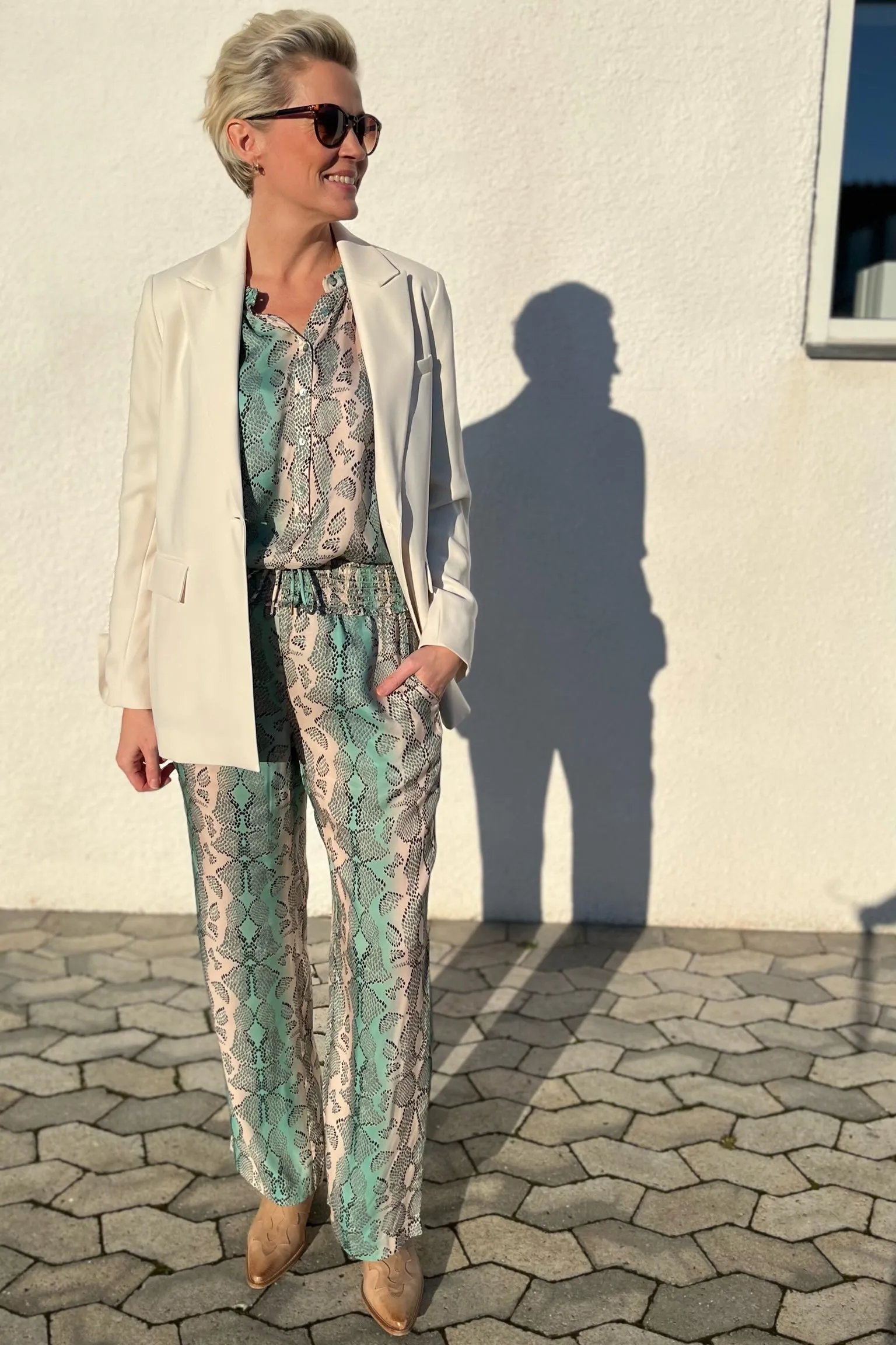 Annsofie, A-shape shirt | Menthe w. Bisque Leo Print | Skjorte   fra Gustav