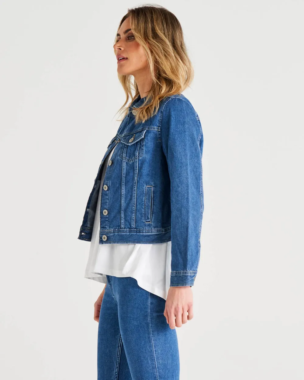 Betty Basics Carli Denim Jacket Light Blue Wash