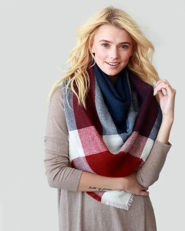 Cozy Days Scarf in Navy