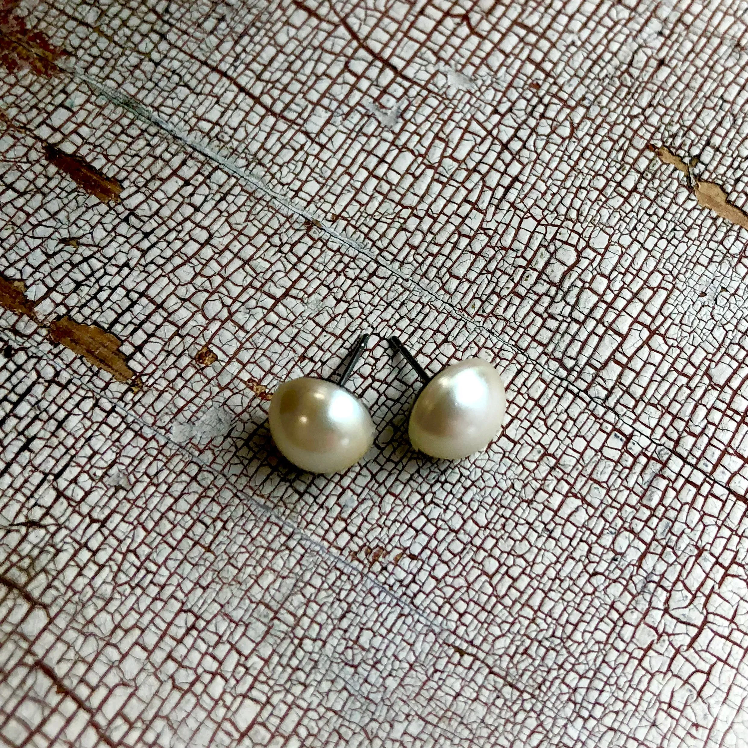 Cream Pearl Mini Retro Button Stud Earrings