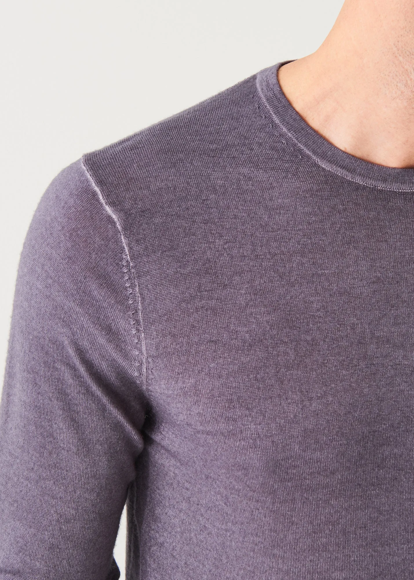 EXTRA-FINE MERINO VINTAGE WASH CREWNECK