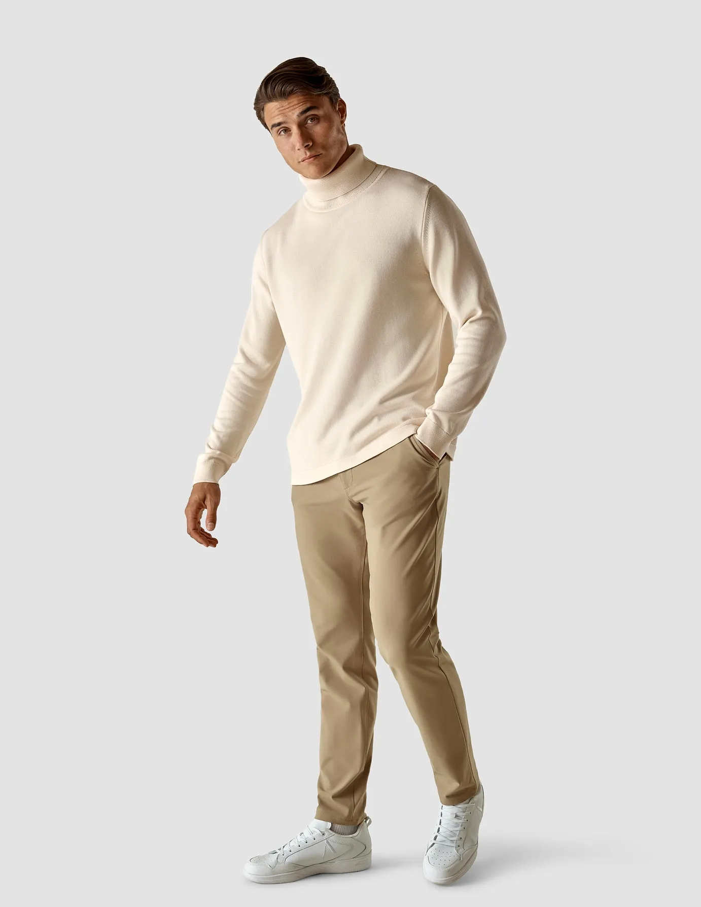 Fine Knit Turtleneck Off White