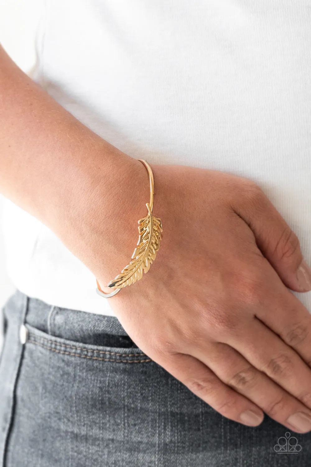 How Do You Like This FEATHER? - Gold Bracelet