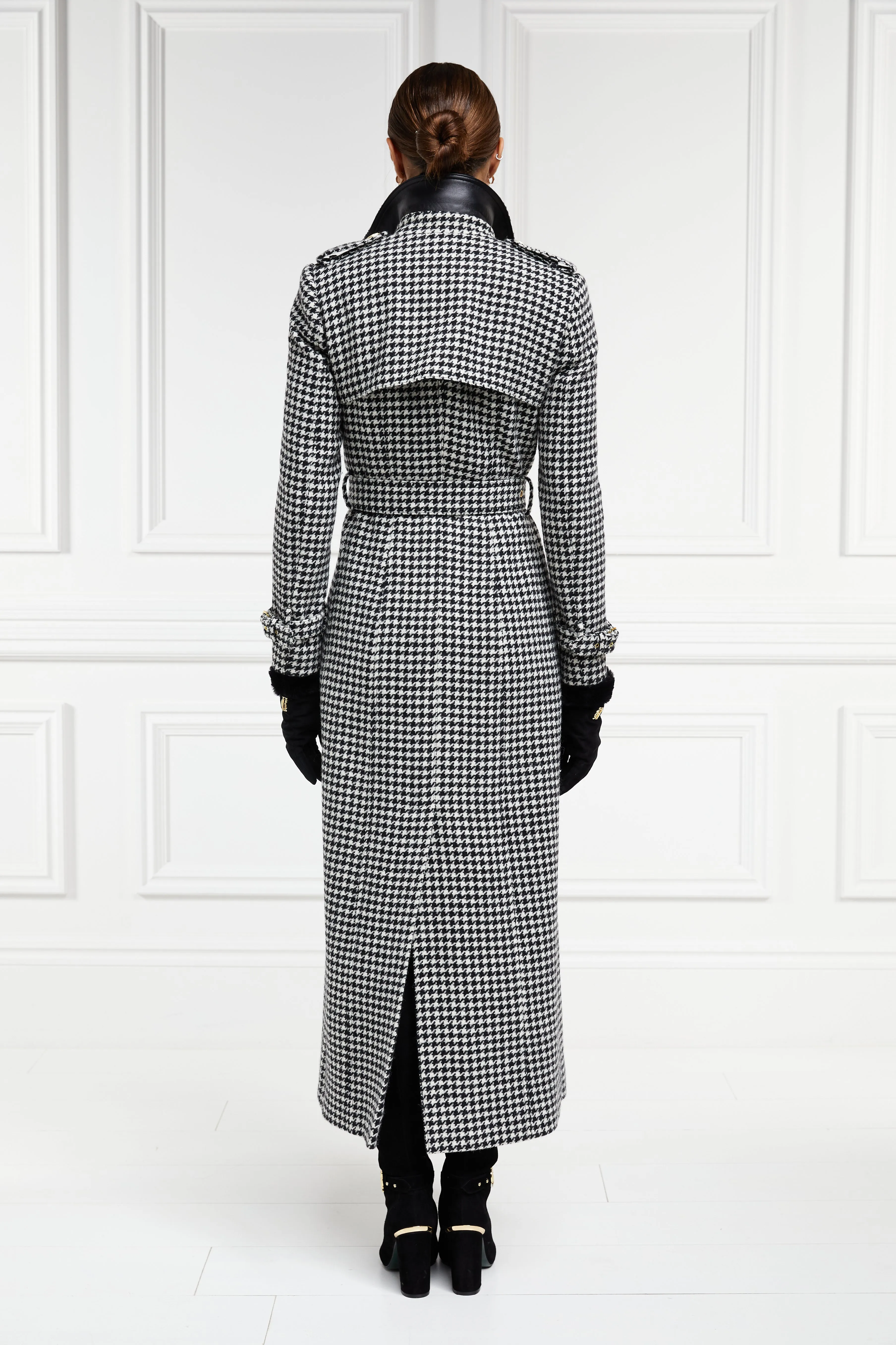 Jade's Houndstooth Look (Houndstooth)