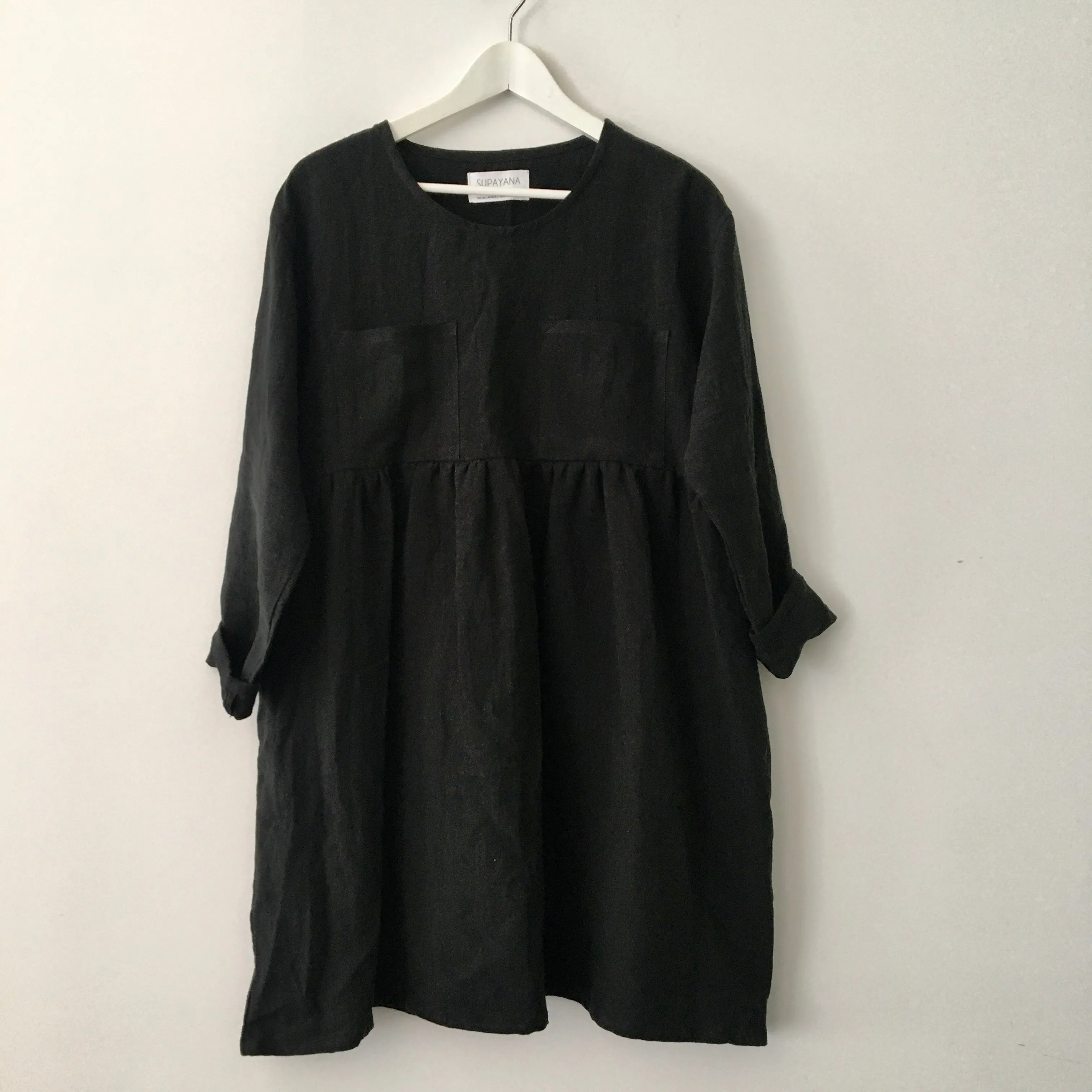 Linen long sleeve pocket dress - black