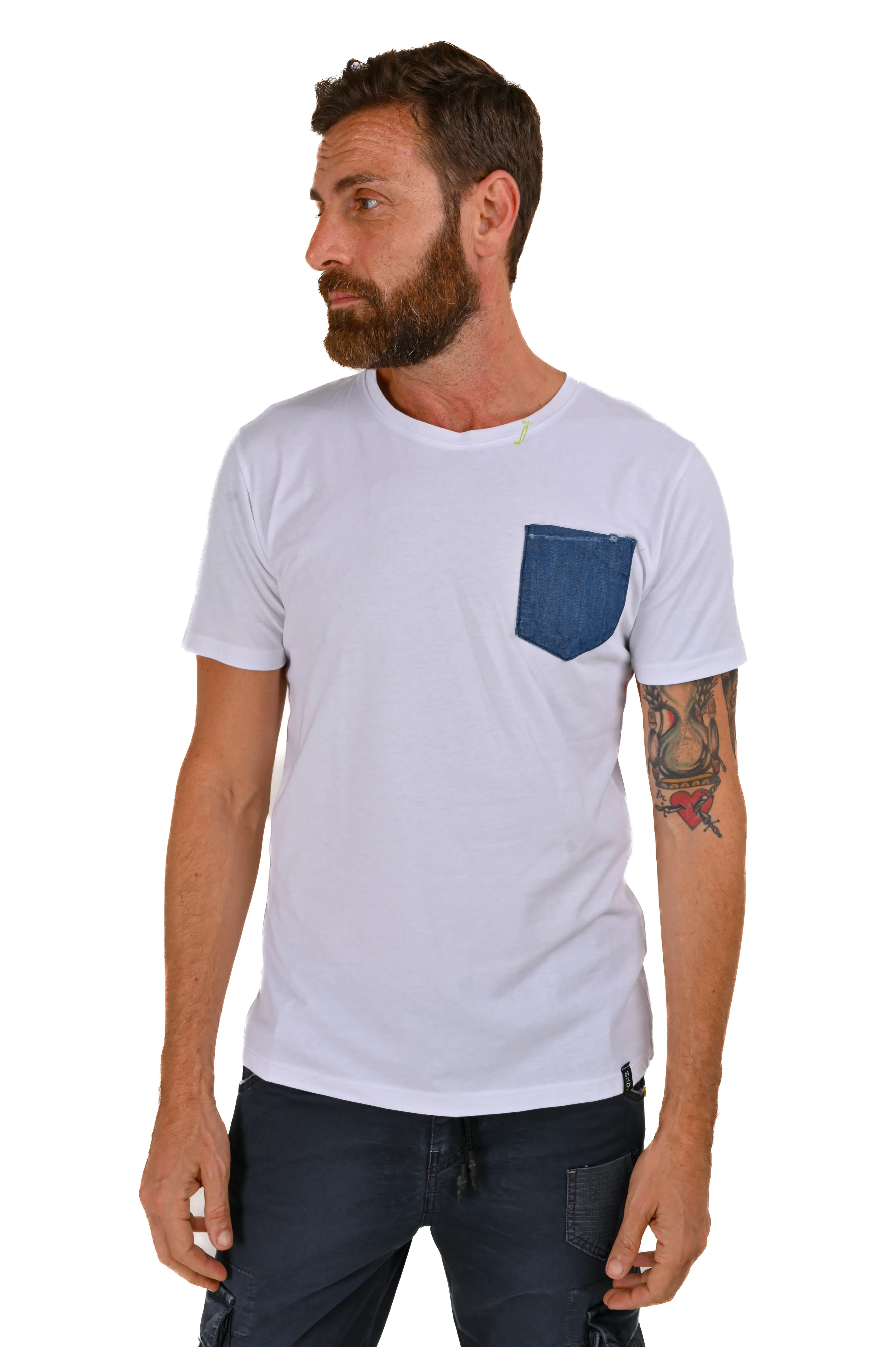 T-Shirt con collo a giro regular DA 1049 SS22