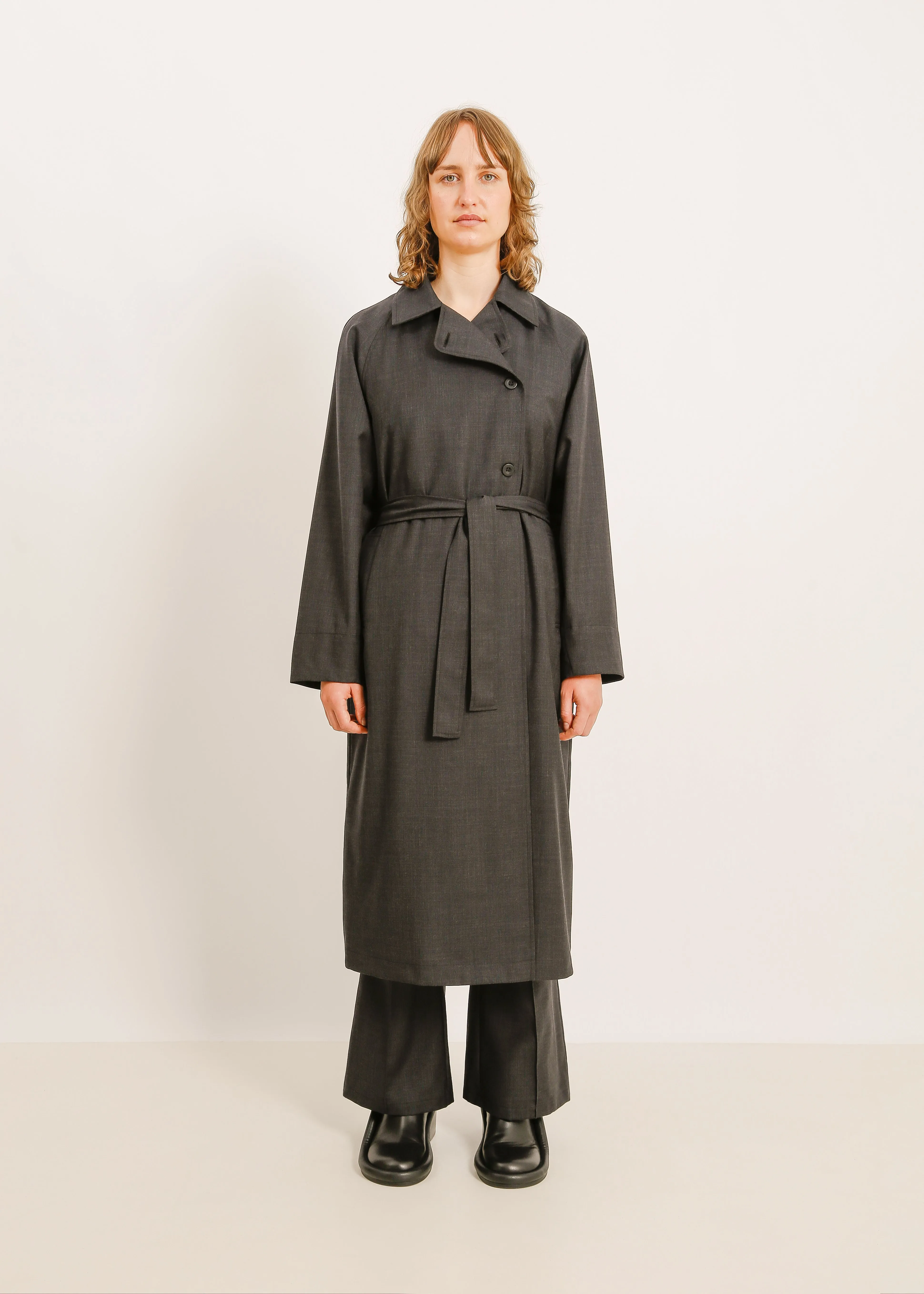 W24 | FIONA TRENCH / CHARCOAL